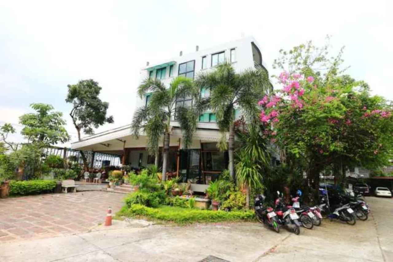Platinum Place Bangkok Exterior photo
