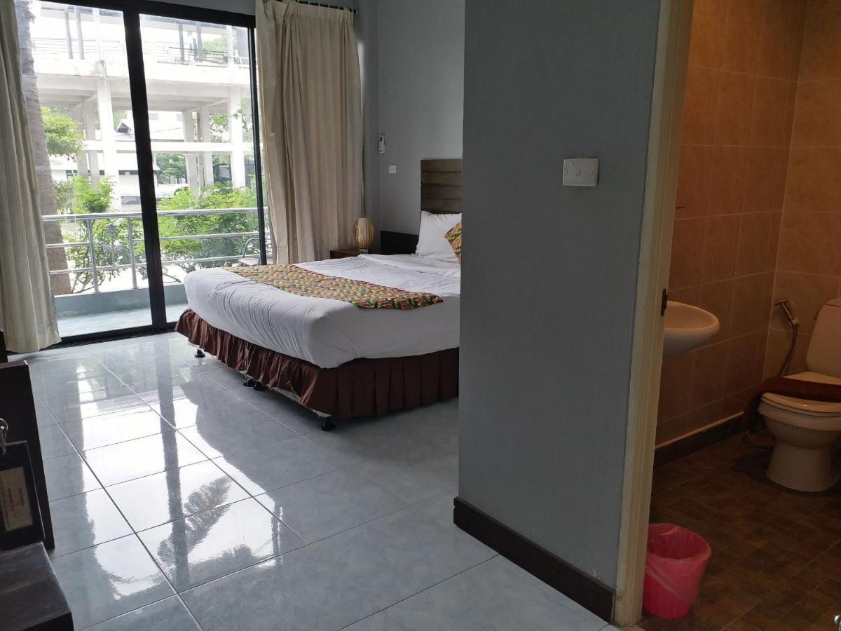 Platinum Place Bangkok Exterior photo